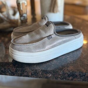 Hey Dude Austin Lift slides